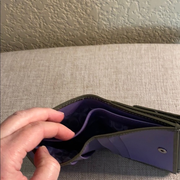 Authentic Coach wallet - Picture 3 of 6